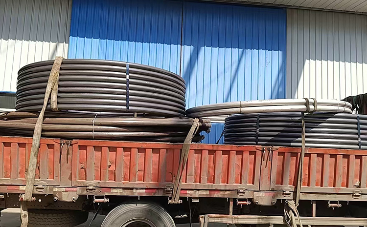 不銹鋼盤(pán)管的鏈接方式跟半圓管的一樣嗎？